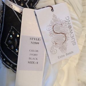 New beautiful maxi event dress , size 8